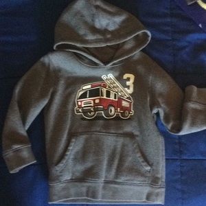 Gray sweatshirt size 3t.